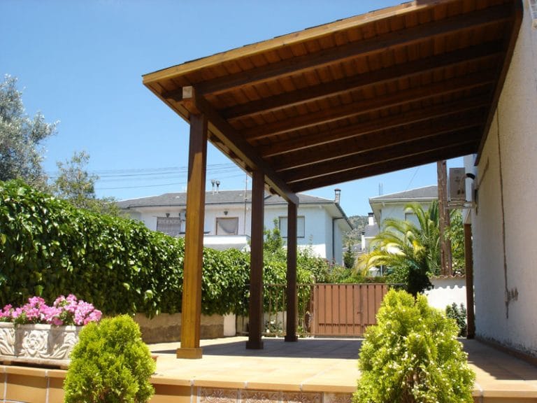 Mejores ofertas en Porches de madera y teja - Pérgolas La Arboleda